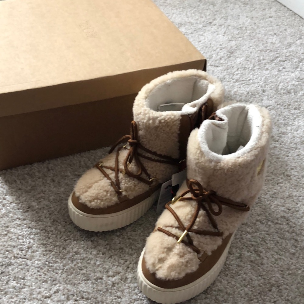 Pajar boots, size7-7.5 (runs tight, best for a size 6.0)